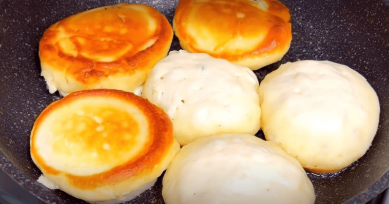 Оладки на кефірі з яйцем: ніжний смак і простий рецепт, перевірений роками