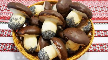 Домашнє печиво «Грибочки» з дитинства: простий рецепт без спеціальних форм