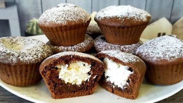 Шоколадні кекси з сирною начинкою: швидкий рецепт для ідеальних вихідних