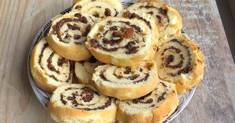 Ледачий рулетик за 15 хвилин: швидкий десерт із простих інгредієнтів