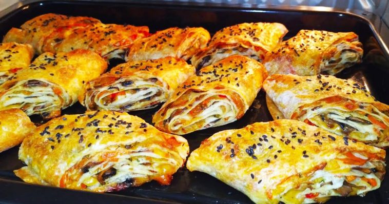 Голодні вдома? Приготуйте цю смакоту за 10 хвилин: без тіста й турбот, ціле деко!