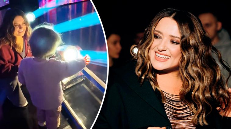 "У мами на роботі": Могилевська вперше вивела 4-річну доньку на велику сцену