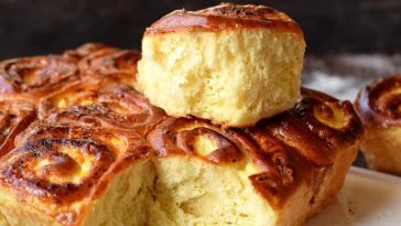 Найпухкіші сирні булочки, які точно смачніші за магазинні: рецепт із 80-х