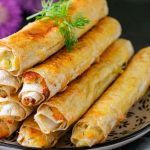 Ліниві пиріжки-трубочки за 10 хвилин: смачний рецепт без тіста