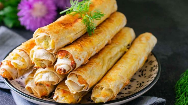 Ліниві пиріжки-трубочки за 10 хвилин: смачний рецепт без тіста