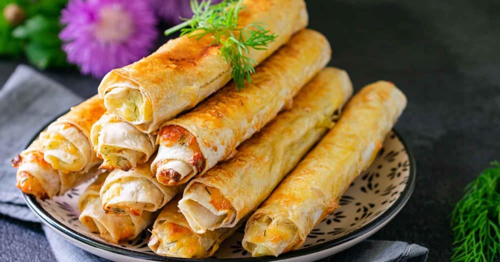 Ліниві пиріжки-трубочки за 10 хвилин: смачний рецепт без тіста