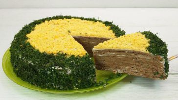 Найніжніший домашній печінковий торт, який зникає зі столу миттєво