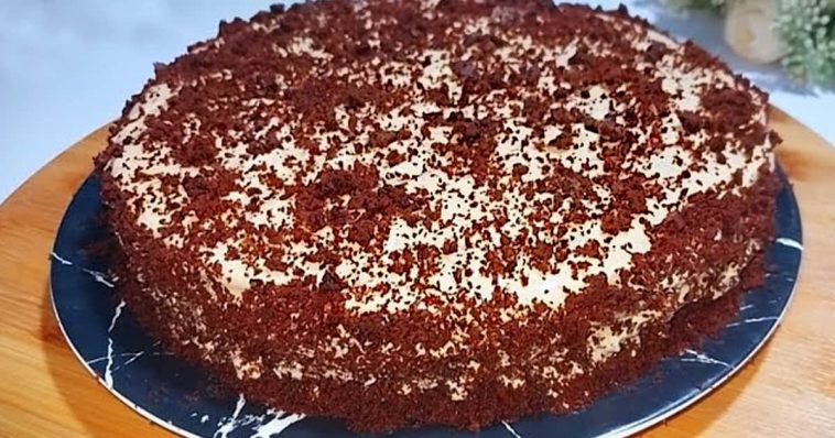 Торт "Валя" на кефірі за 30 хвилин: рецепт, який готують тричі на тиждень