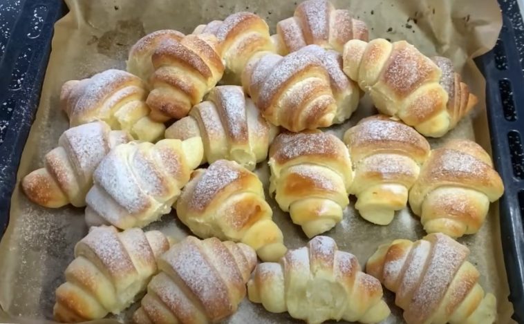 Круасани, як із французької пекарні: ніжні, ароматні та неймовірно смачні