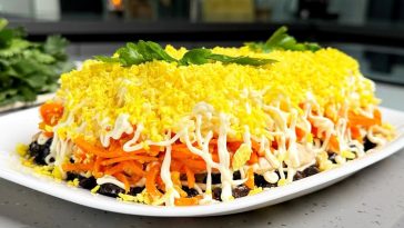 Салат "Діана": Смакота, яку розмітають за лічені хвилини!