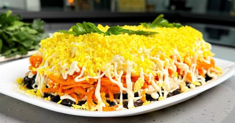 Салат "Діана": Смакота, яку розмітають за лічені хвилини!