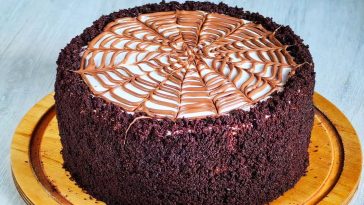 Неймовірно вологий торт без ваги та міксера: простий рецепт, який здивує вашу сім'ю!