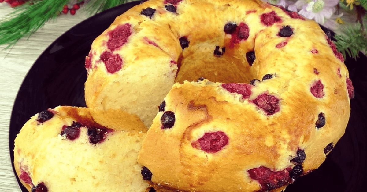 Супершвидкий заливний пиріг "12 ложок": всього 5 хвилин на тісто