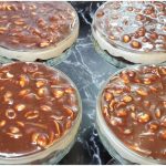 Трайфл «Мега Снікерс» – розкішний десерт із карамеллю, горіхами та шоколадом