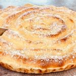Пиріг-ураган з яблуками та заварним кремом – неймовірний смак із мінімуму продуктів!