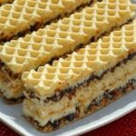 Пляцок «Кокосова вафля» без випікання – ніжний смак за 10 хвилин!