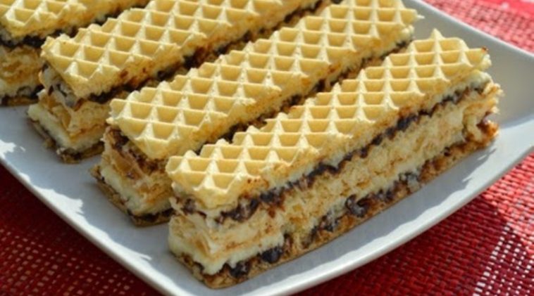 Пляцок «Кокосова вафля» без випікання – ніжний смак за 10 хвилин!