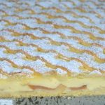 Яблучне тістечко з ванільним пудингом і хрусткою скоринкою – ніжний десерт для гурманів!