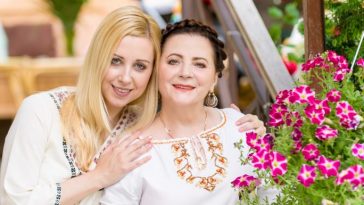 "Нікому не наважувалася про це розповісти": Тоня Матвієнко – відверто про сексуальні домагання та як переживає втрату мами