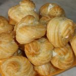 Заварні тістечка, що завжди вдаються: ідеальний рецепт для ніжного десерту