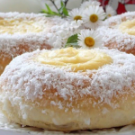 Ніжні булочки з заварним кремом – ідеальний десерт до чаю