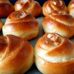 Ідеальне універсальне тісто – пиріжки, як пух, без зайвих турбот!