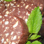 Шоколадна ковбаска – смак дитинства, який неможливо забути