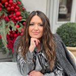 Щаслива Наталія Могилевська показала романтичний ранок у ліжку з подарунком від коханого