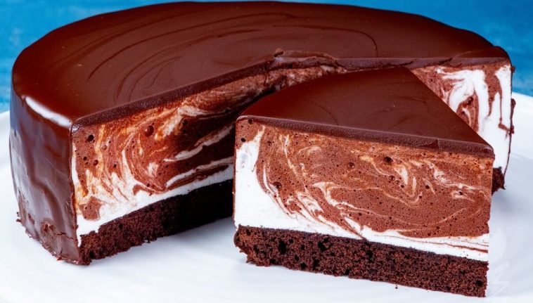 Торт «Пташине молоко» – ніжний десерт із повітряною суфлею та шоколадною глазур’ю