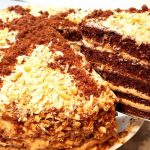 Класичний торт, який підкорить всіх: ідеальний рецепт для справжніх господинь