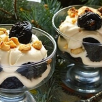 Чорнослив, сметана і волоський горіх – ідеальний десерт