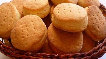 Домашні коржі на сметані – ніжні, м'які та ароматні, як у бабусі