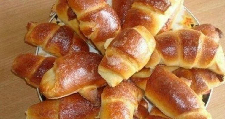 Найсмачніші здобні рогалики: простий рецепт з будь-якою начинкою