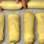 Пиріжки з максимальною начинкою: без дріжджів і яєць – швидкий та смачний рецепт