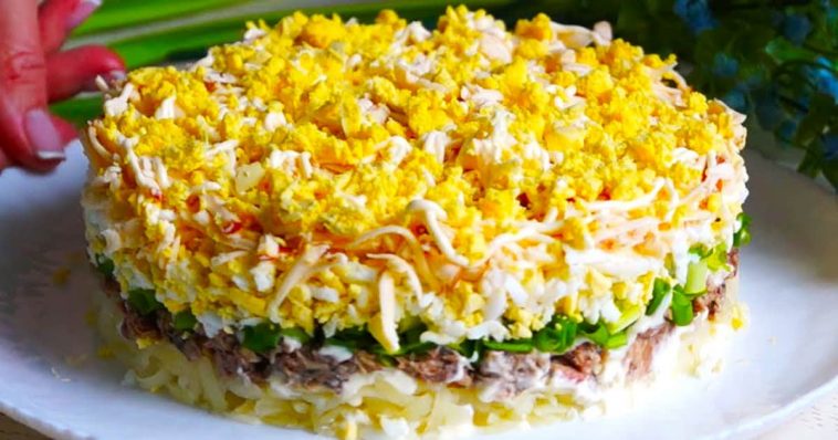 Салат «Премія для Бідних» – бюджетний рецепт, який підкорив гурманів