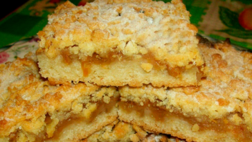 Домашній тертий пиріг із яблуками – рецепт із сімейною історією