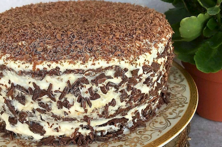 "Чорний Принц" – ніжний шоколадний торт на кефірі: простий рецепт для справжніх гурманів