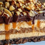 🍫 Торт «Снікерс» без випічки – горіхово-карамельний вибух смаку!