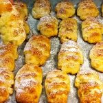 Ніжне сирне печиво з яблуком: швидкий рецепт із мінімуму інгредієнтів