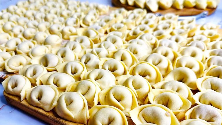 Ідеальне тісто для пельменів, чебуреків та вареників: заварне тісто залишилося в минулому!