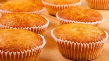 Ніжні домашні кекси на сметані – простий рецепт ідеальної випічки