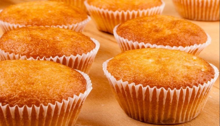 Ніжні домашні кекси на сметані – простий рецепт ідеальної випічки