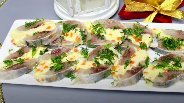 Закусочний рулет з оселедцем – смачно, просто і ефектно!