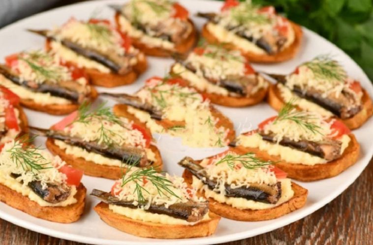 Шпротні канапки «Золотиста картопля» – несподівана альтернатива хлібу