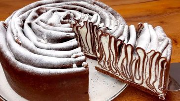 Торт без духовки, який здивує всіх! Ніжний, смачний і готується за лічені хвилини