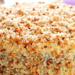 Медовик із лимонним кремом – ніжний, як пух! Без розкочування коржів, готується легко і просто