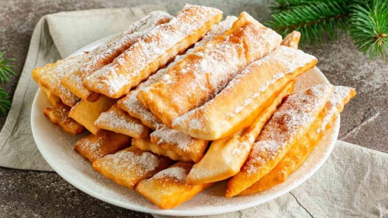 Хрусткі сніданкові палички з борошна та кип’ятку – готуються за 5 хвилин і неймовірно смачні!