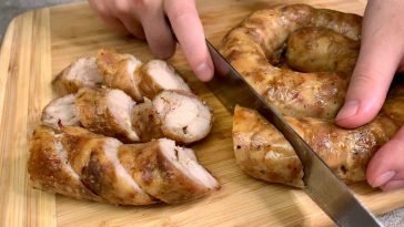 Домашня куряча ковбаса в духовці: простий і смачний рецепт