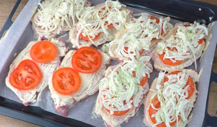 Соковита запечена свинина – м’ясо, яке тане в роті!