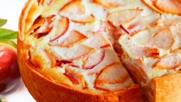 Яблучний пиріг «Пломбір» із карамелізованими яблуками та прянощами